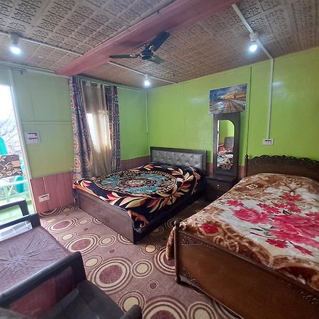 Lakeside Homestay Srinagar Exteriör bild