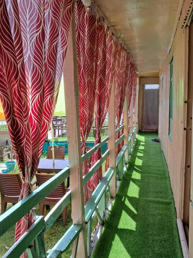 Lakeside Homestay Srinagar Exteriör bild