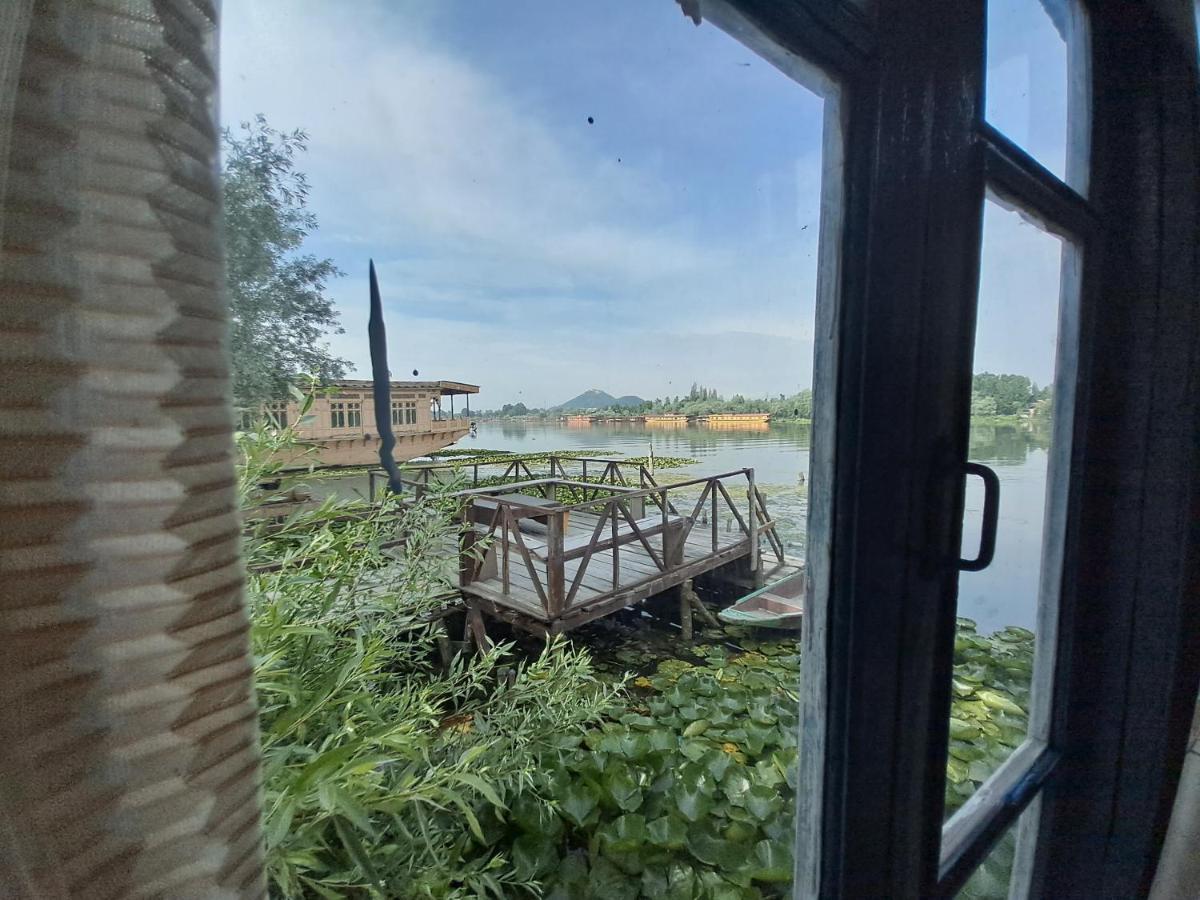 Lakeside Homestay Srinagar Exteriör bild