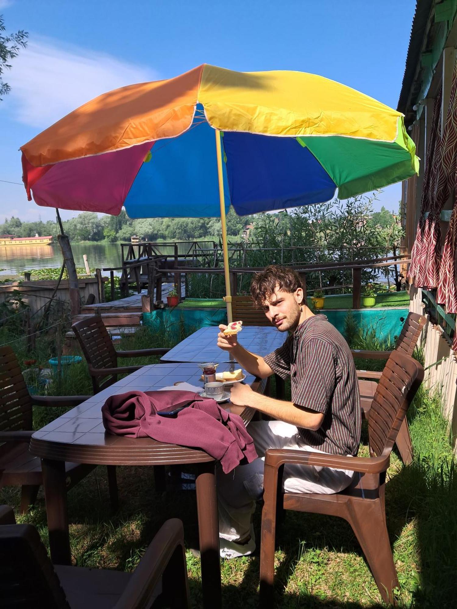 Lakeside Homestay Srinagar Exteriör bild